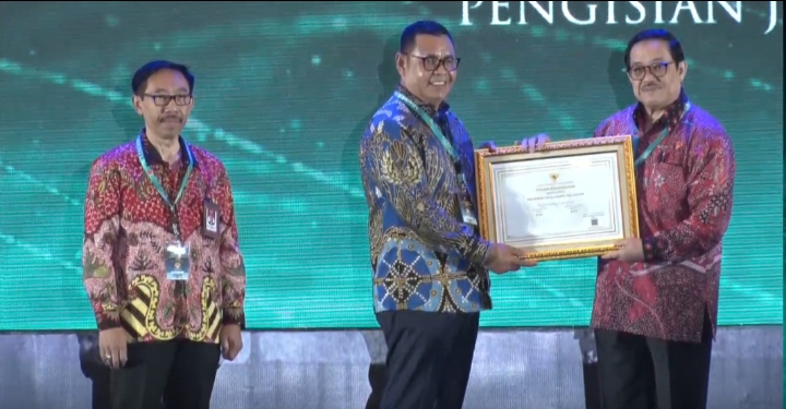 Penghargaan Anugerah Meritrokasi 2023 dari KASN Diterima Bupati Solok