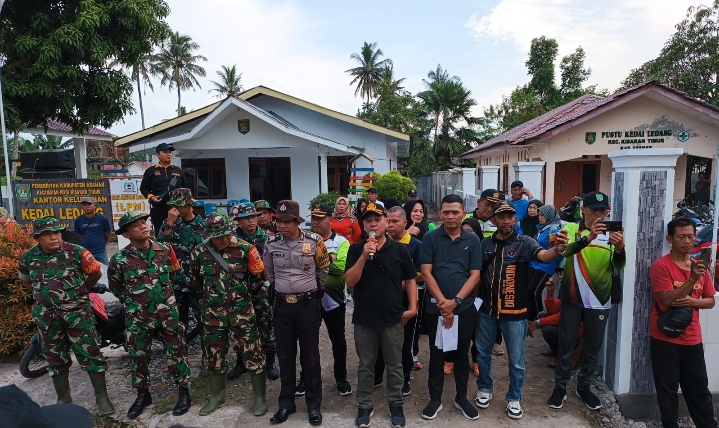 Personel Polsek Kota Kisaran Timur, Bantu Warga Wujudkan Lingkungan Sehat dan Bersih