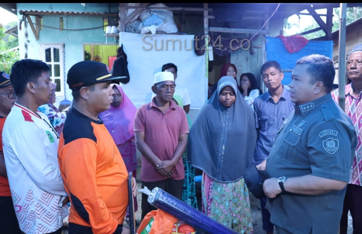 Bupati Dolly Pasaribu Santuni Para Keluarga Korban Hanyut di Sayur Matinggi Tapanuli Selatan