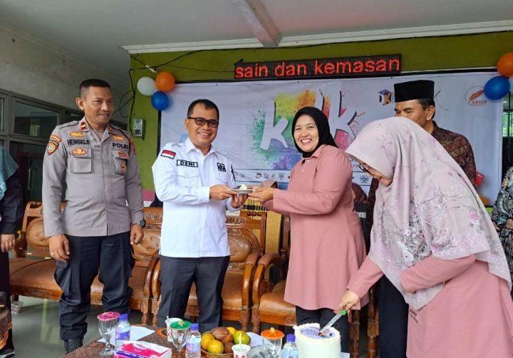 Bupati Solok Resmikan Klinik Desain dan Kemasan UMKM