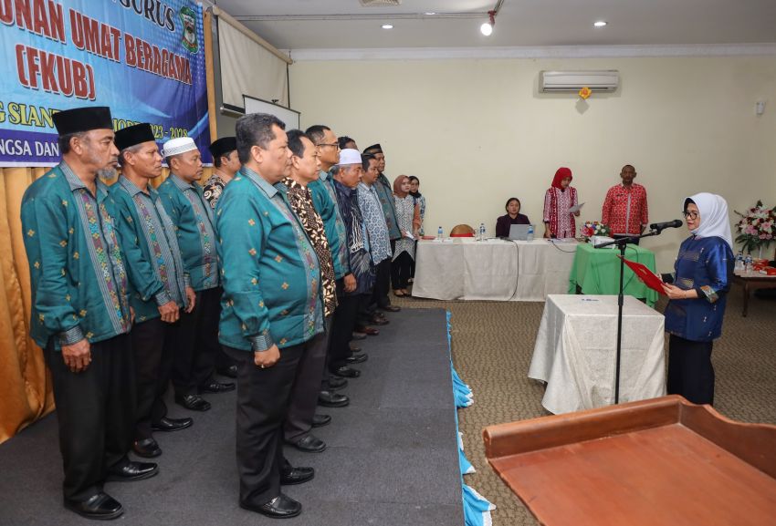 Wali Kota Lantik Pengurus Forum Kerukunan Umat Beragama (FKUB) Kota Pematang Siantar Periode 2023-2028