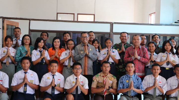 Bupati Toba Kukuhkan Forum Anak Daerah Periode 2024-2026