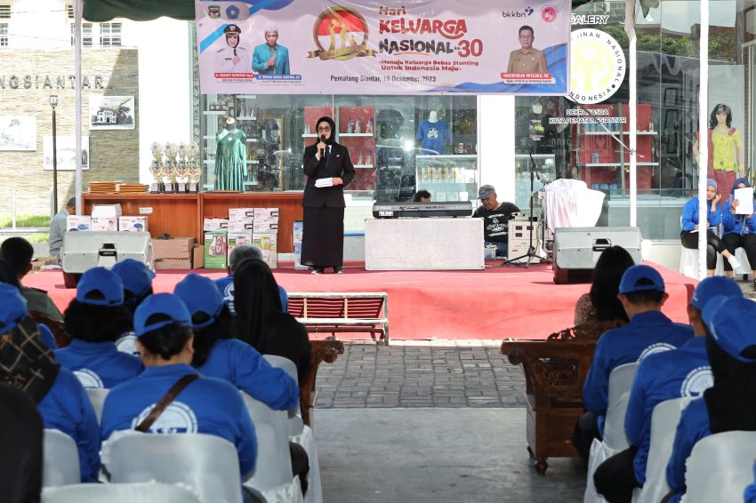 Wali Kota menghadiri Peringatan Harganas ke-30