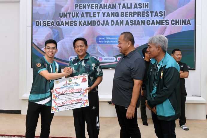 Pemprov Sumut Serahkan Tali Asih kepada Atlet Berprestasi Asian Games dan Sea Games