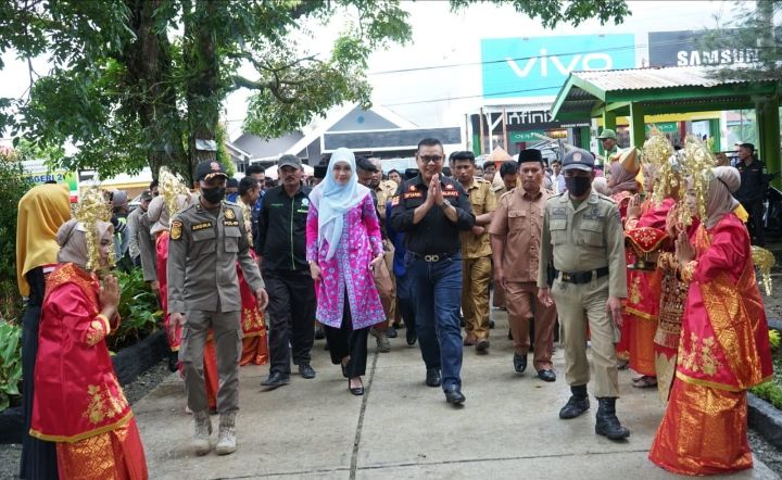 Bupati Solok Bersama Anggota Komisi V DPR RI Kunjungi SMPN 2 Lembah Gumanti