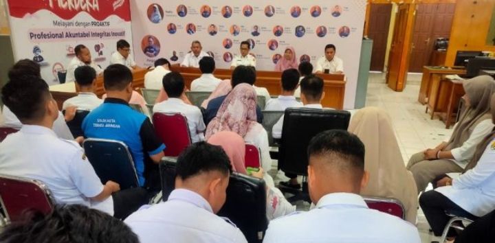 Kepala Dinas Heppy Dharmawan, Hadiri Lepas Sambut Sekdis Kominfo