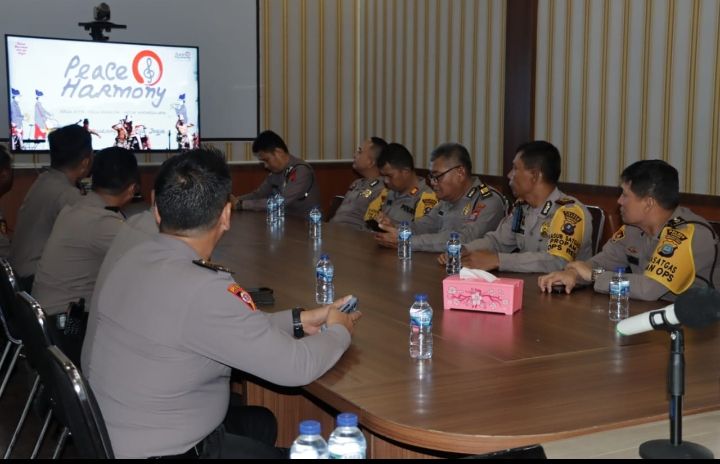 Kapolres Asahan Beserta PJU Nonton Bareng Pameran Lukisan dan Pentas Musik Dengan Thema “Jogja Asyik"