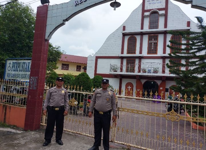 3 Personel Polsek Kota Kisaran Timur Patroli Gereja