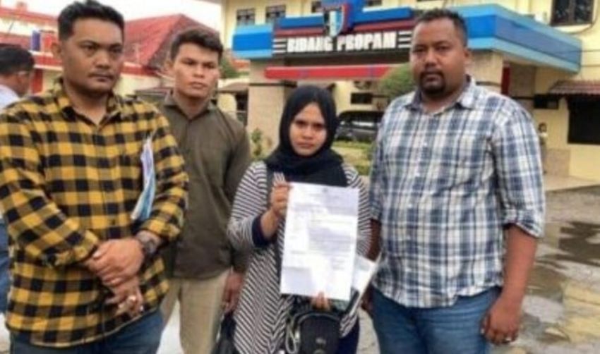 Adela Kakak Alm Rio Didampingi LBH Cakra Melapor ke Propam Polda Sumut