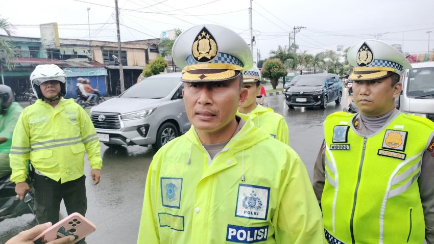 Ditlantas Polda Sumut Tindak Angkutan Umum Mangkal di SM Raja, Kombes Pol Muji Ediyanto : Akan Dirikan Pos Pengawasan