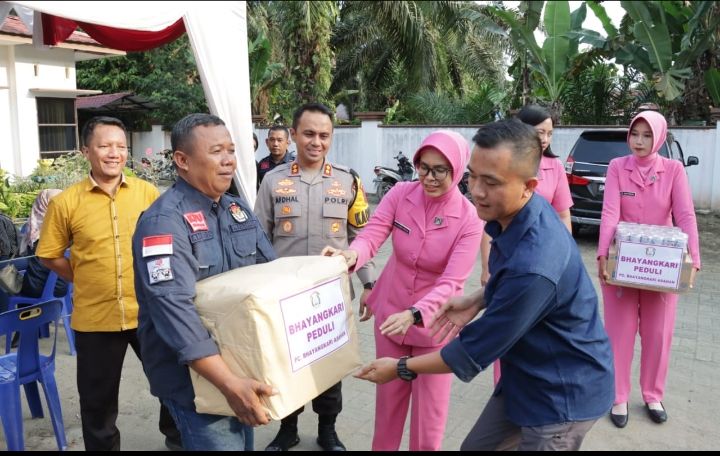 Kapolres Bersama Ketua Bhayangkari Cabang Asahan Pengecekan Personel Pos PAM PPK Kecamatan Pulo Bandring