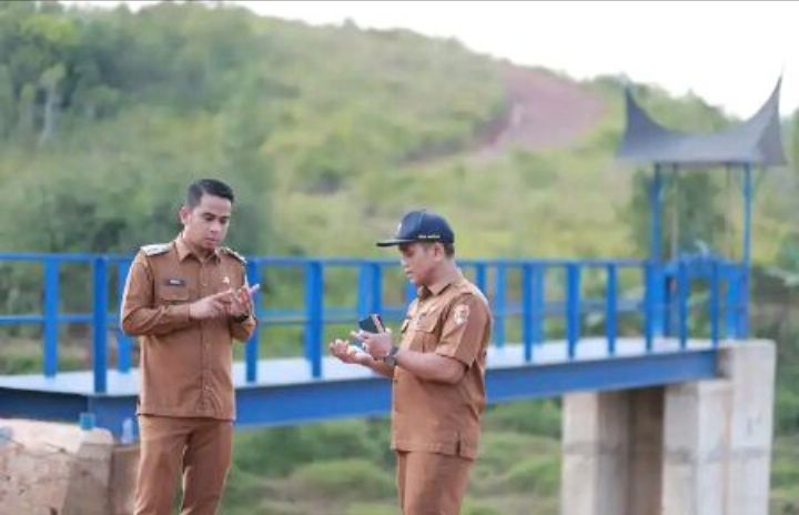 Pembangunan Laydam Batang Lembang Ditinjau Wakil Walikota Solok Ramadhani Kirana Putra.