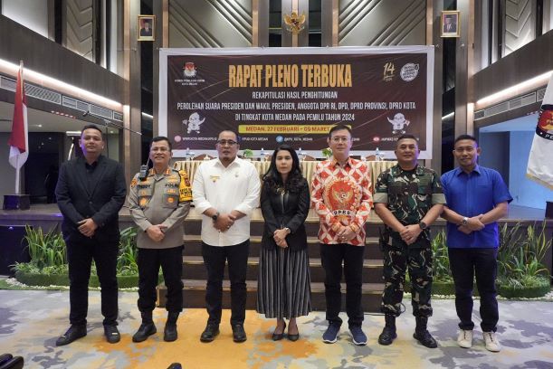 Pimpinan DPRD Medan Hadiri Pleno Terbuka KPU