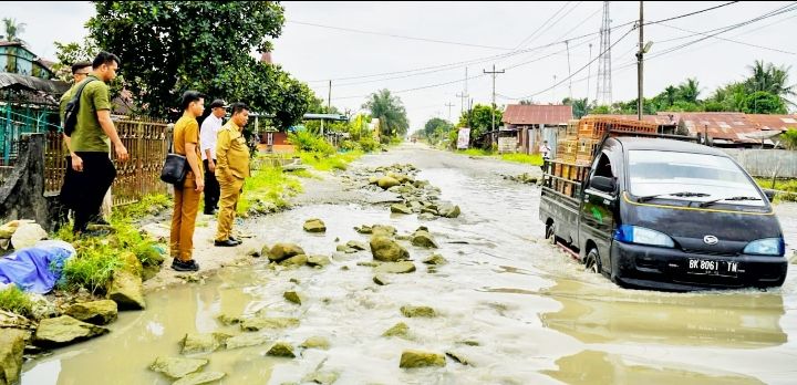 Kementerian PUPR Bersama Bupati Simalungun Tinjau Kerusakan Ruas Jalan di Kecamatan Huta Bayuraja