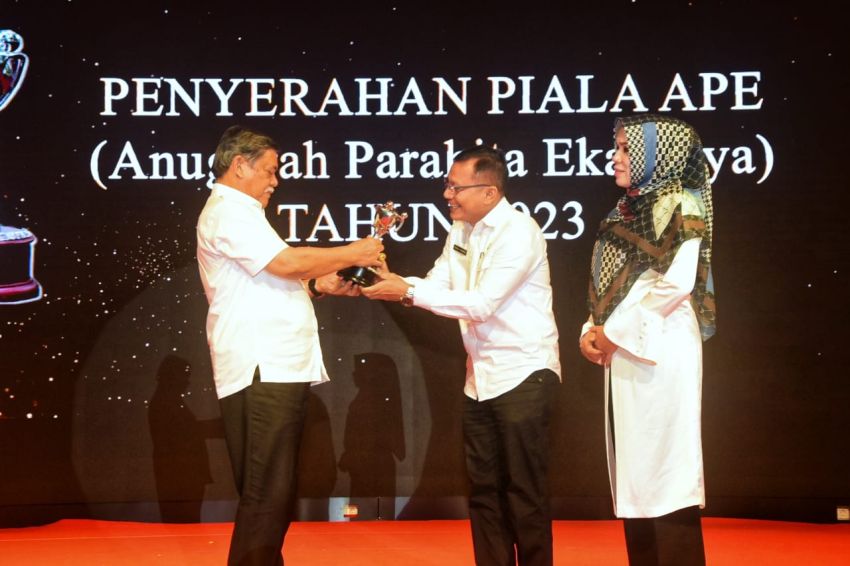 Pemkab Deli Serdang Raih Penghargaan Anugerah Parahita Ekapraya