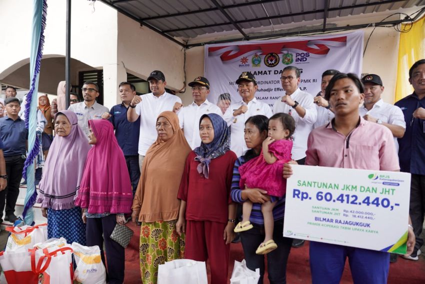 Lihat Progres Penataan Kawasan Atasi Kemiskinan Ekstrem, Bobby Nasution dan Menko PMK Tinjau Belawan Bahari