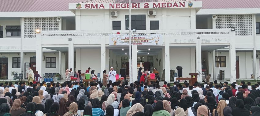 SMAN 2 Medan Gelar Pesantren Kilat, Anggota DPD RI Ustad Dedi Iskandar Batubara Beri Motivasi Pelajar