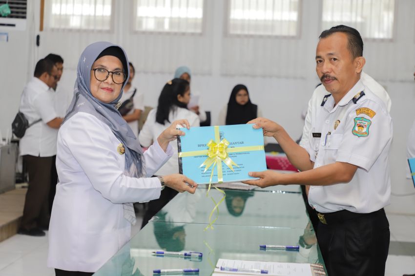 Walikota Siantar Serahkan Daftar Himpunan Ketetapan Pajak (DHKP) SPPT Pajak Bumi dan Bangunan (PBB) Perdesaan dan Perkotaan (P-2)