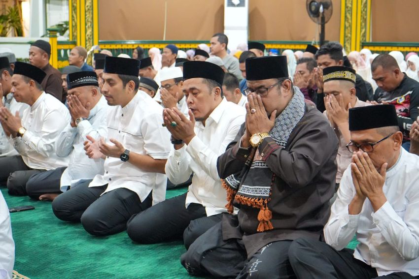 Pemko Medan Gelar Salat Tarawih Berjamaah di Rumah Dinas Wali Kota