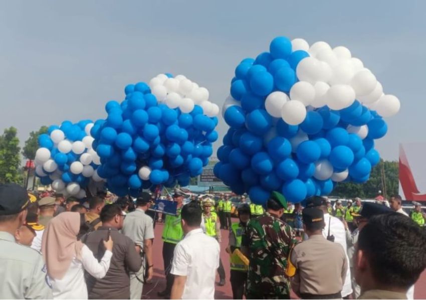 Polda Sumut Terbangkan Balon Berisi Kupon 3 Ekor Sapi