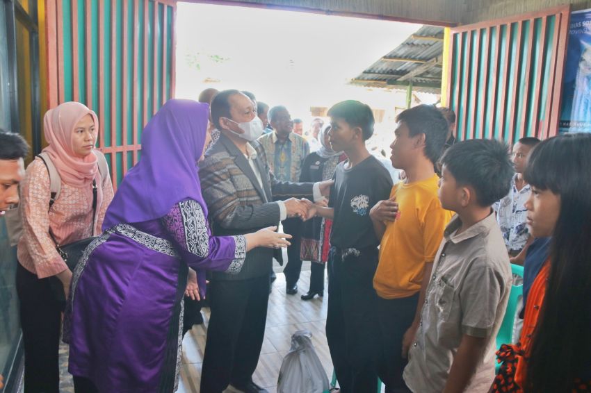 Pemprovsu Serahkan Bantuan ke Sejumlah Panti Asuhan