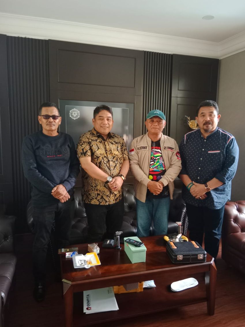 KETUM PB PENDAWA INDONESIA BERSILATURAHMI DENGAN KETUM DPP GEMPITA