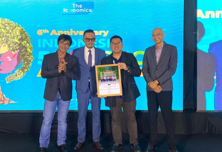 JNE Raih Penghargaan The Iconomics “Indonesia Best 50 CSR Awards 2024” Kategori Courier Service