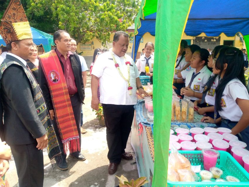 Pensi SMP Neg 8 P.Siantar Meriah Pamerkan Hasil Karya Daur Ulang Sampah.