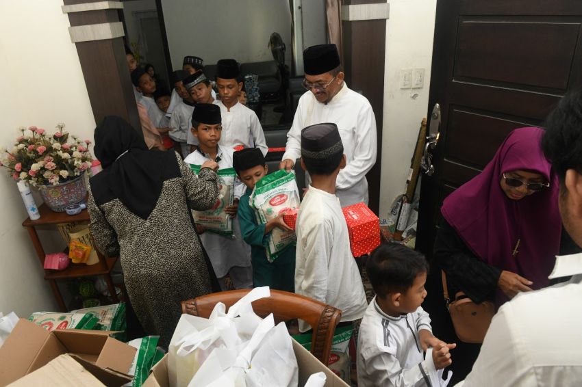 Ilyas Sitorus Doa Bersama dan Santuni Anak Yatim Jelang Berangkat Haji