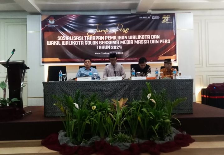 Sosialisasi Tahapan Pemilihan Serentak Nasional 2024 Untuk Kalangan Media Massa dan Pers di Kota Solok.