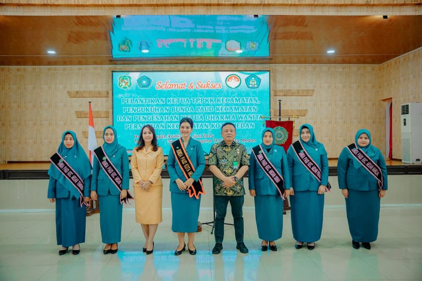 Kahiyang Ayu Lantik Serta Kukuhkan 5 Ketua TP PKK dan Bunda PAUD Kecamatan