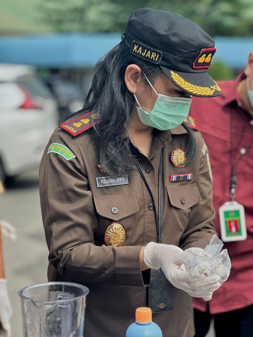 Kejari Langkat Musnahkan Barang Bukti dan Rampasan Perkara Tindak Pidana Umum, Ini Kata Yuliarni Appy, SH MH