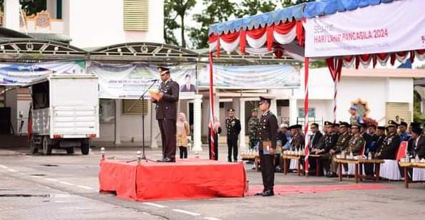 Kapolres Madina Inspektur Upacara Hari Lahir Pancasila,AKBP Arie Paloh : Menyongsong 100 Tahun Indonesia Emas