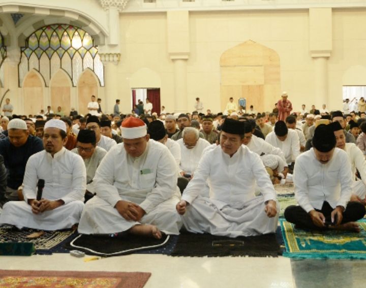 Seribuan Jamaah Sholat Idul Adha di Masjid Agung Bersama Pj Gubsu  Hassanuddin,  Ini Pesan Khatib H Ardiansyah