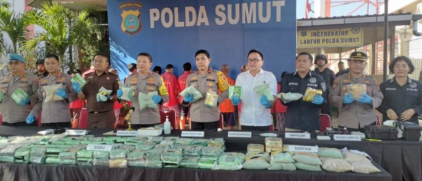 Polda Sumut Musnahkan 150,2 Kg Narkoba Jenis Sabu & 117.263 Ribu Butir Pil Ekstasi & 68,5 Gram Ganja.