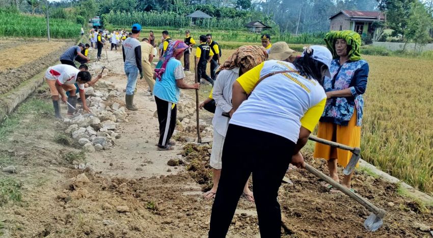 Haroan Bolon Di Kecamatan Panei, Pemkab Simalungun Gelar Pelayanan Dan Berikan Berbagai Bantuan Kepada Masyarakat*