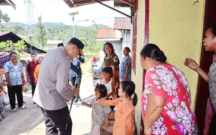 AKBP Dudung Setyawan Berbagi Kebahagiaan