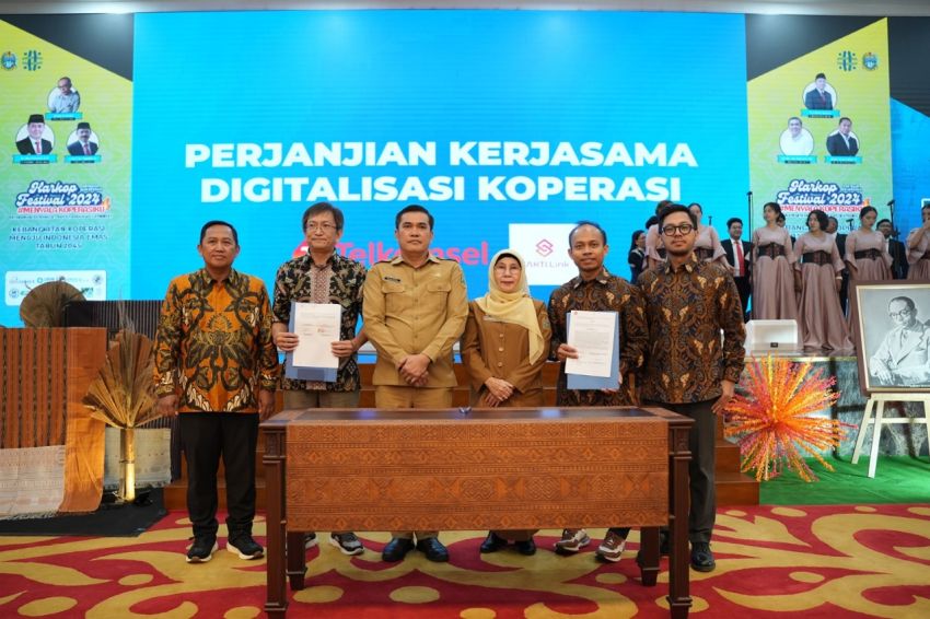 Telkomsel dan Dinas Koperasi UKM Provinsi Sumut Tandatangani MoU Digitalisasi Koperasi