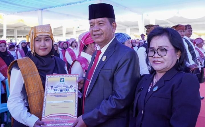 Bupati Simalungun Serahkan SK dan Melantik 1.175 Orang P3K