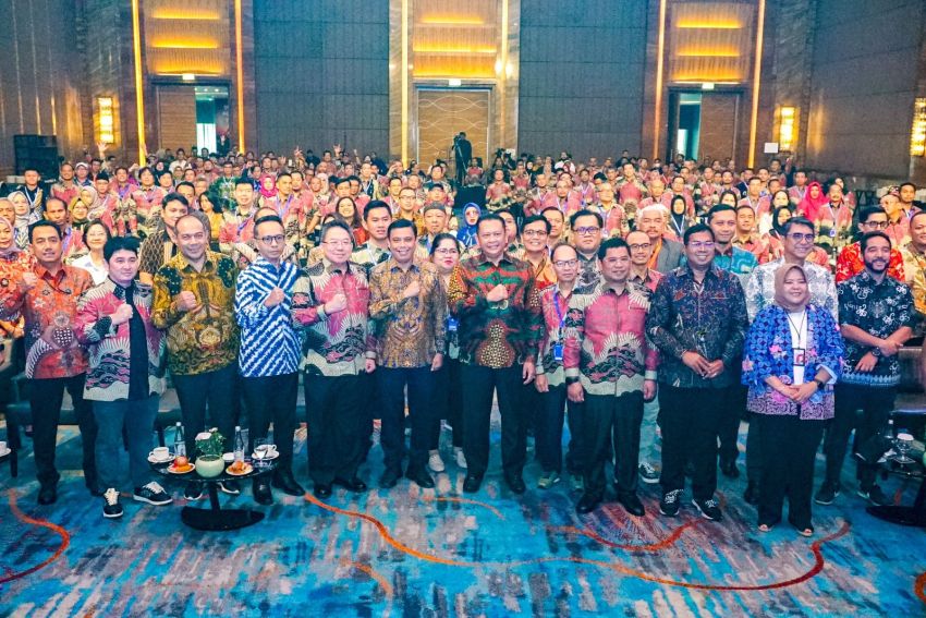 Ketua MPR RI Bamsoet Terima Penghargaan 'Tokoh Nasional Pelindung Rumah Rakyat' dari Asosiasi Pengembang Perumahan dan Permukiman Seluruh Indonesia