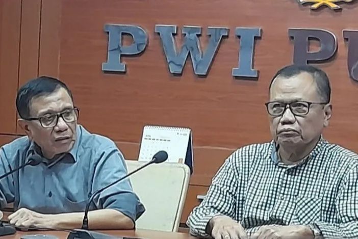 Dewan Kehormatan Copot Hendry Ch Bangun Sebagai Anggota PWI