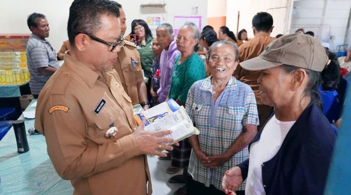Serahkan Pemberian Makanan Tambahan, Bupati Berpesan 'Kesehatan Harta Kekayaan Sejati'