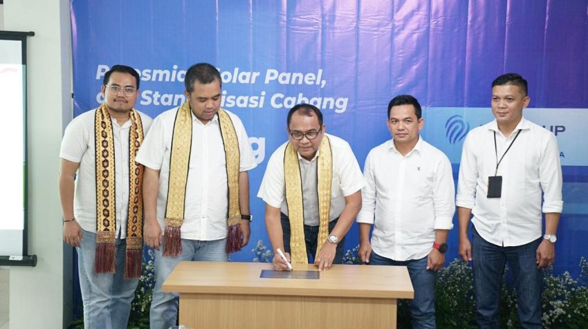 Pemasanagan Panel Surya  FIFGROUP KE-23 di Kota Lampung