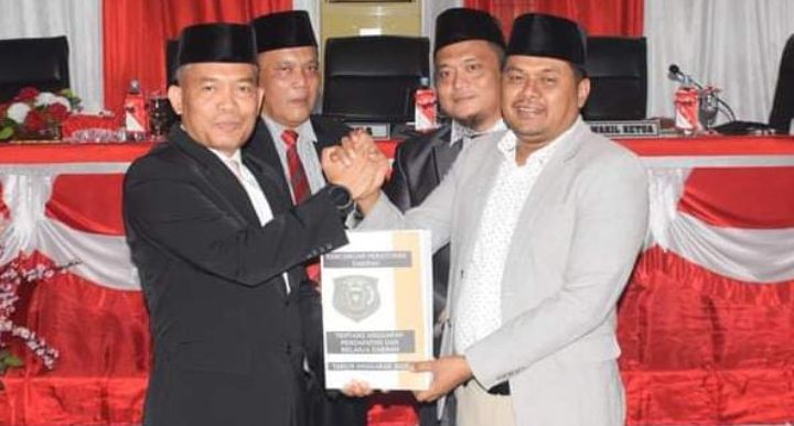 Sekda Arpan Nasution Ikuti Rapat Paripurna DPRD Palas Penyusunan APBD 2025