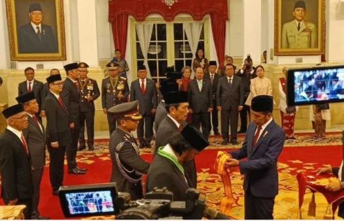 Ini Daftar 64 Tokoh Penerima Tanda Jasa dan Kehormatan dari Presiden RI Jokowi