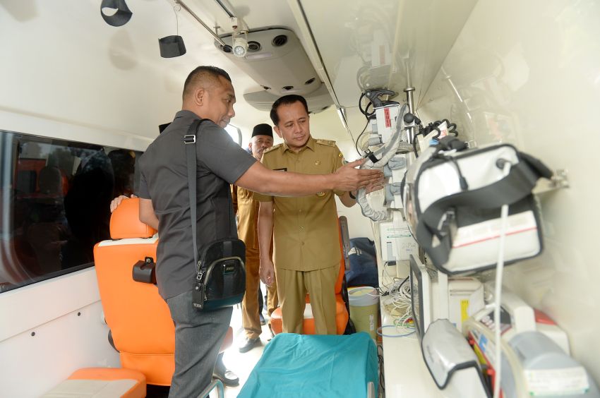 Pj Gubernur Sumut Agus Fatoni Lepas Parade Ambulans, Siap Tangani Kejadian Darurat Selama PON XXI