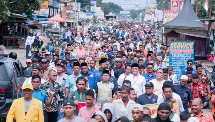 PMA-AFN diarak Puluhan Ribu Warga Palas ke KPU, Putra Mahkota Resmi Mendaftar