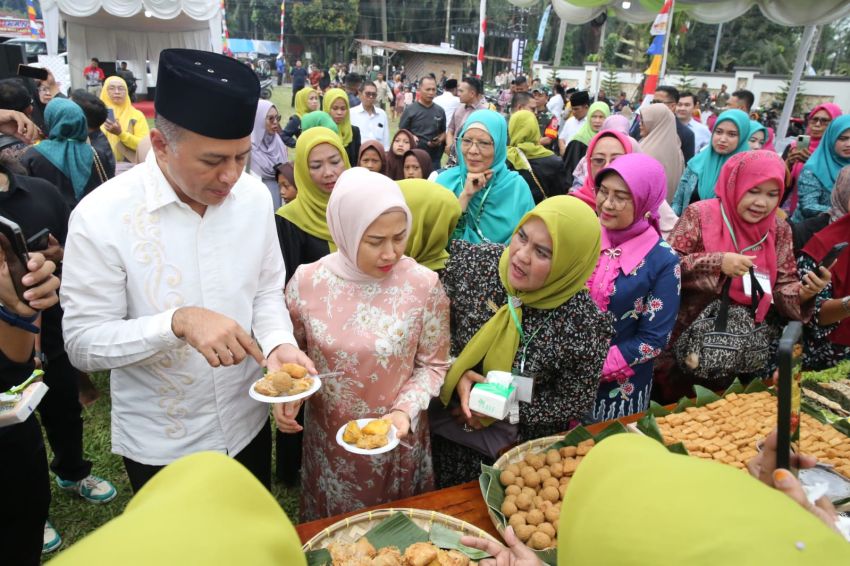 MES Sumut Resmikan Gapura dan Kampung Tahu Binjai, Ijeck: Generasi Muda Jangan Malu Menerusnya