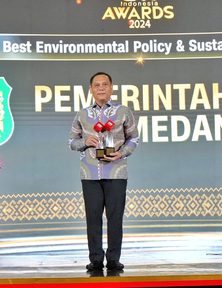 Wali Kota Medan Raih Dua Penghargaan di Ajang CNN Indonesia Awards 2024