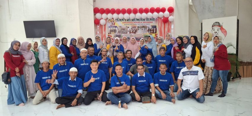 Alumni 90 SMPN 3 Medan Bangun Ladang Amal Lewat Silaturahmi Persahabatan